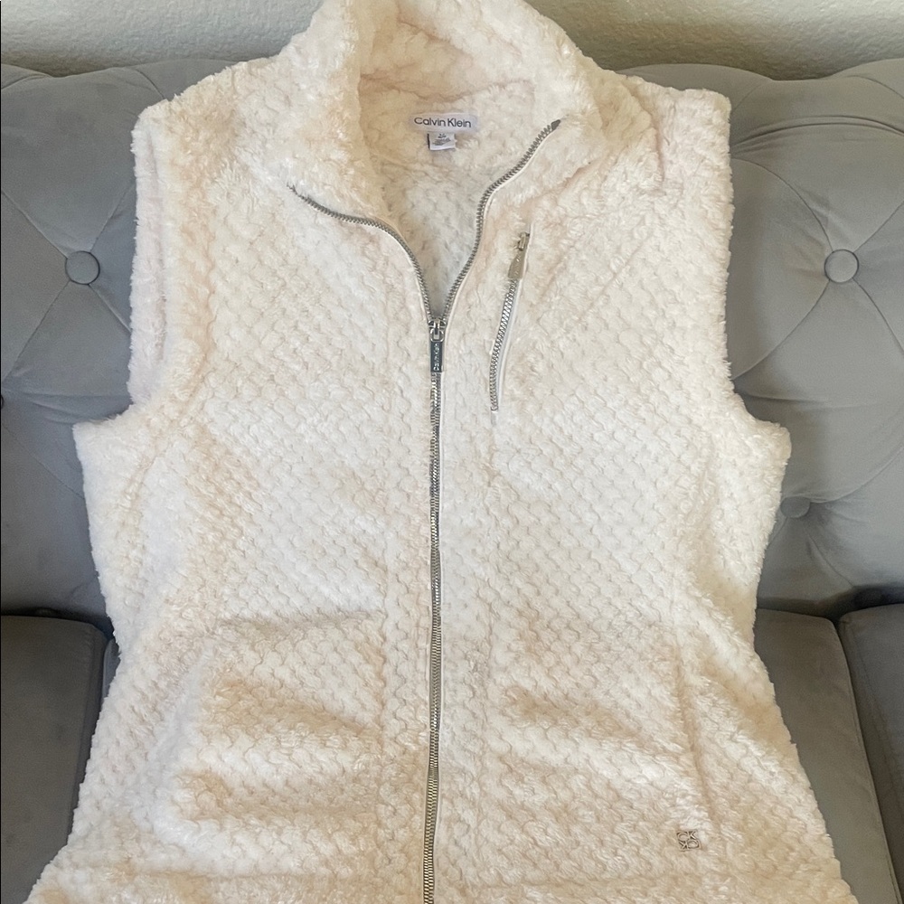 Calvin Klein Women's White Textured Vest